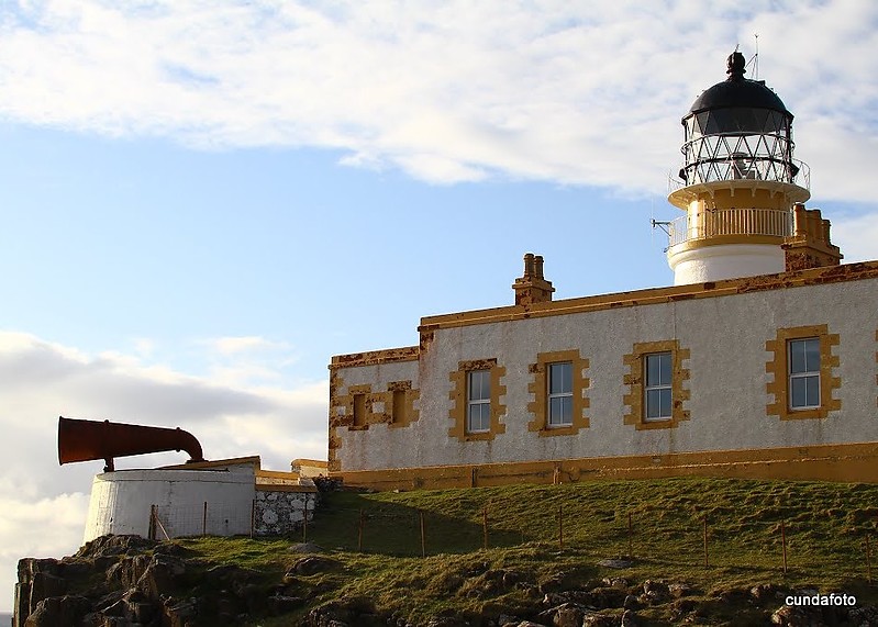 Inner Hebrides / Skye / Neist Point Lighthouse & Foghorn
Keywords: Scotland;United Kingdom;Isle of Skye;Siren