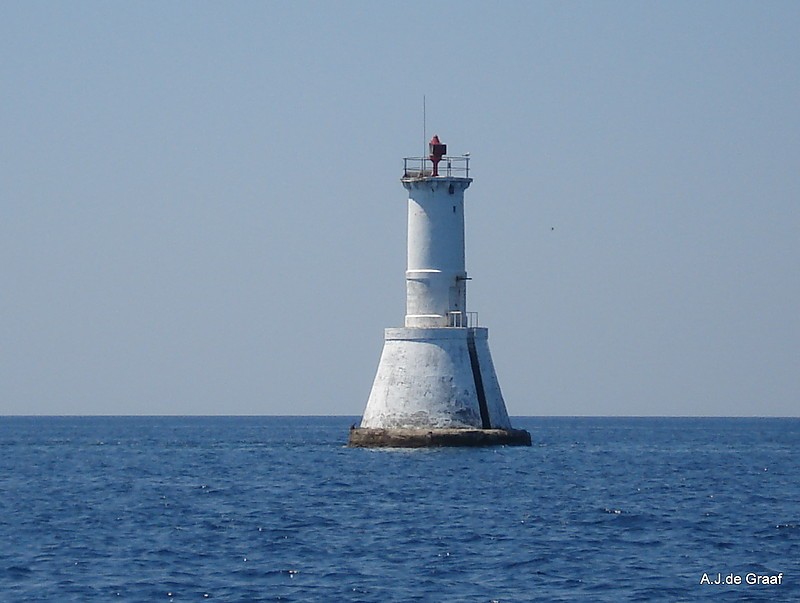 Pli? Albane?? lighthouse
Standing out of Porer lighthouse.
Keywords: Croatia;Adriatic sea;Offshore
