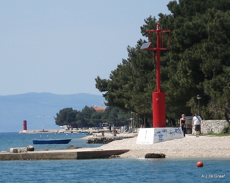 Rt Melin light
Behind her is seen Rt Kova??ina (red).
Keywords: Croatia;Adriatic sea;Cres