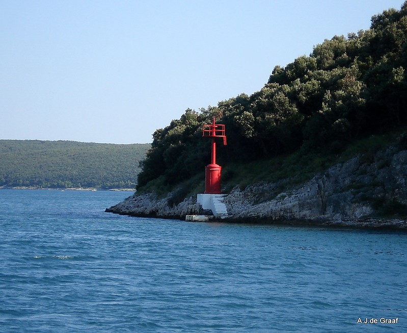 Rt Pra???arica light
Rt means Cape.
Keywords: Croatia;Adriatic sea
