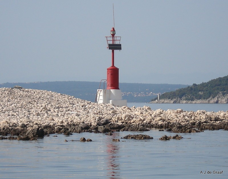 Cres Island / Rt Tarej light
Behind is seen Rt Veli Pin E 2872
Keywords: Croatia;Adriatic sea;Cres