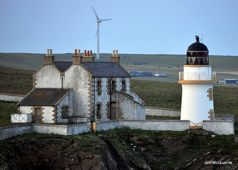 Orkney Islands / Off Shapinsay / Helliar Holm Lighthouse
AKA Saeva Ness lighthouse
Jim made this fine picture recently on board the m/v Discovery (imo 7108514)
Keywords: Orkney islands;Scotland;United Kingdom;Kirkwall