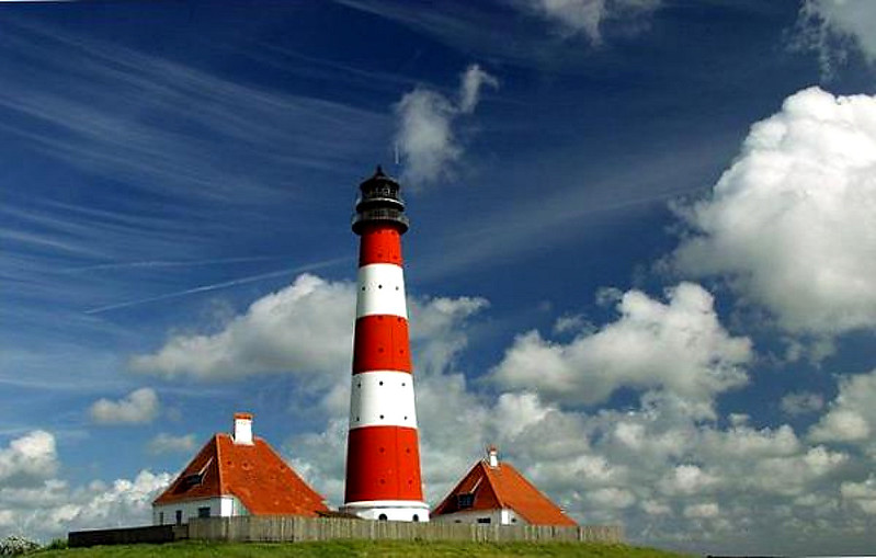 North Sea / Schleswig-Holstein / Eiderstedt Peninsula / Westerheversand Lighthouse
Something nice for the 5000th picture
Keywords: Germany;North sea
