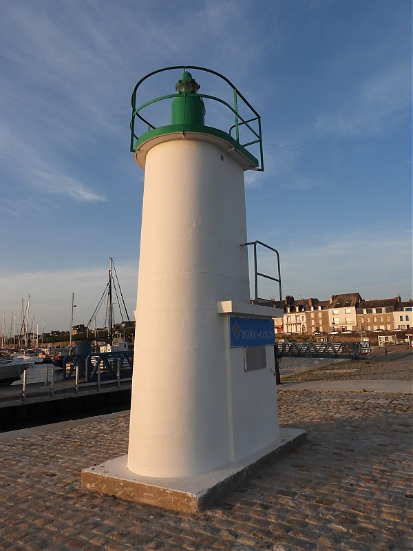 LORIENT - Port-Louis - Jetty - Head light
Keywords: Bay of Biscay;France;Brittany;Lorient