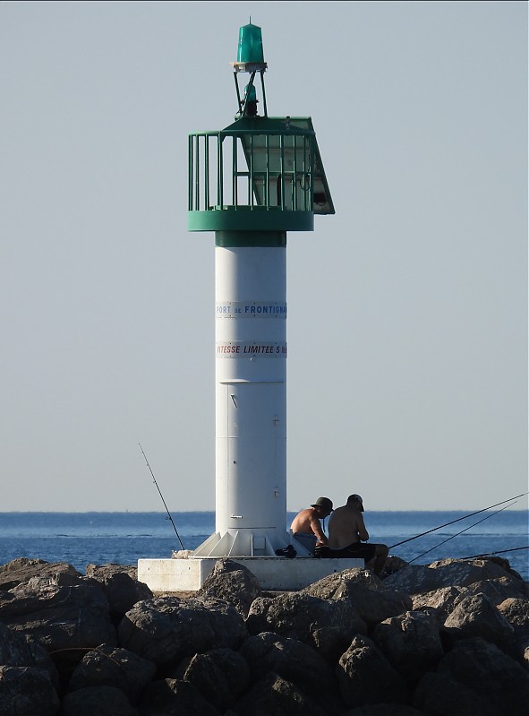 FRONTIGNAN - Marina - Digue Est - Head light
Keywords: France;Mediterranean sea;Languedoc-Roussillon