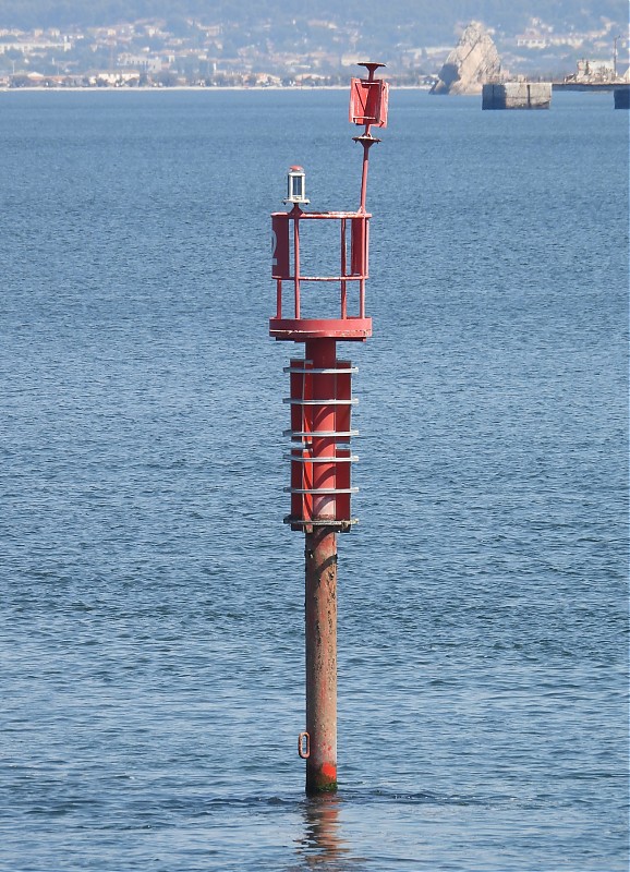 GOLFE DE FOS / ÉTANG DE BERRE - Martigues - No 2 Beacon light
Keywords: Martigues;France;Mediterranean sea;Offshore