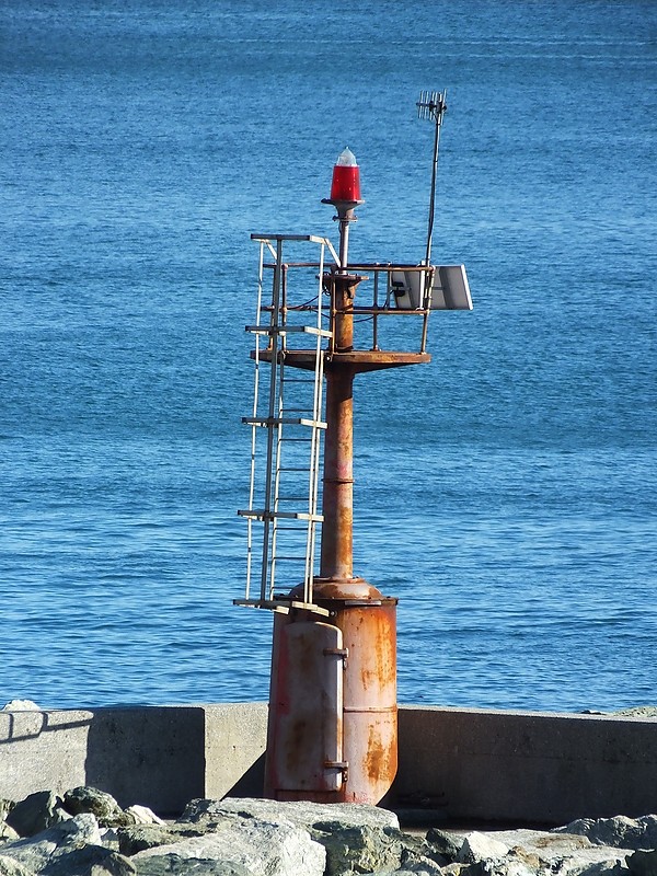 GENOVA - Voltri - Detached Breakwater - N Head light
Keywords: Genoa;Italy;Ligurian sea
