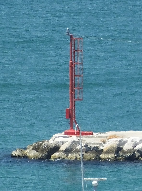 ANCONA - Molo Nord - W end Spur - Head light
Keywords: Italy;Adriatic sea;Ancona