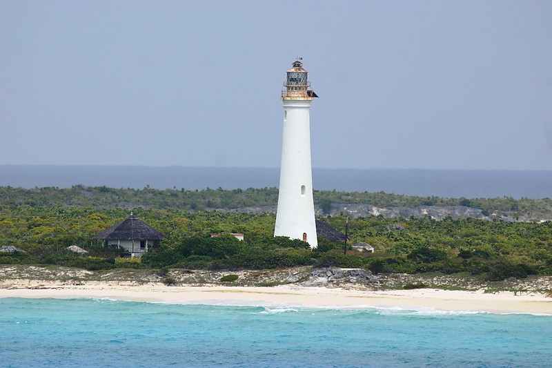 CROOKED ISLAND PASSAGE - Castle Island lighthouse
Keywords: Bahamas;Castle island;Miraporvos passage;Crooked island