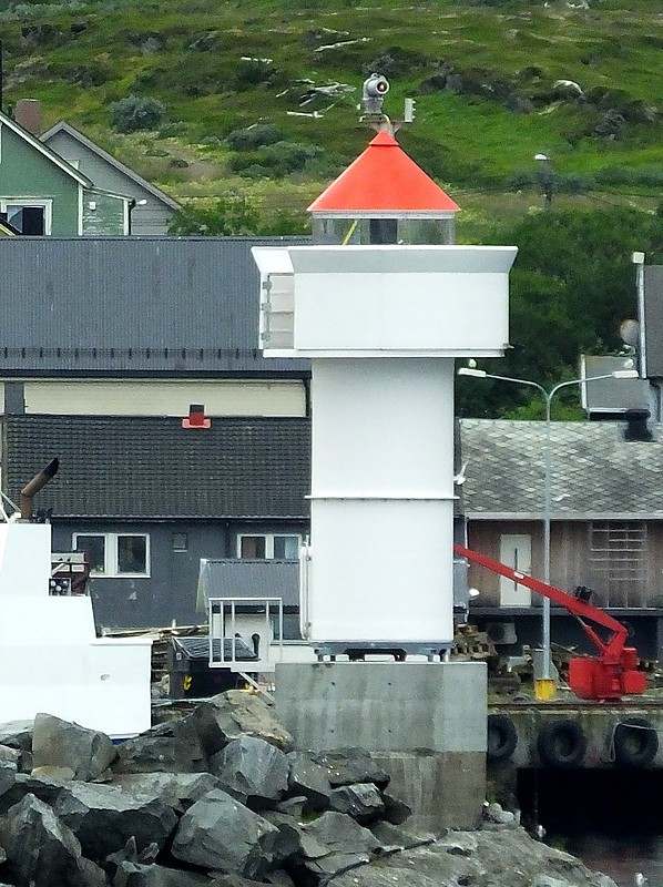 BERLEVÅG - Grundteneset - Lighthouse and Projector
Keywords: Berlevag;Norway;Barents sea