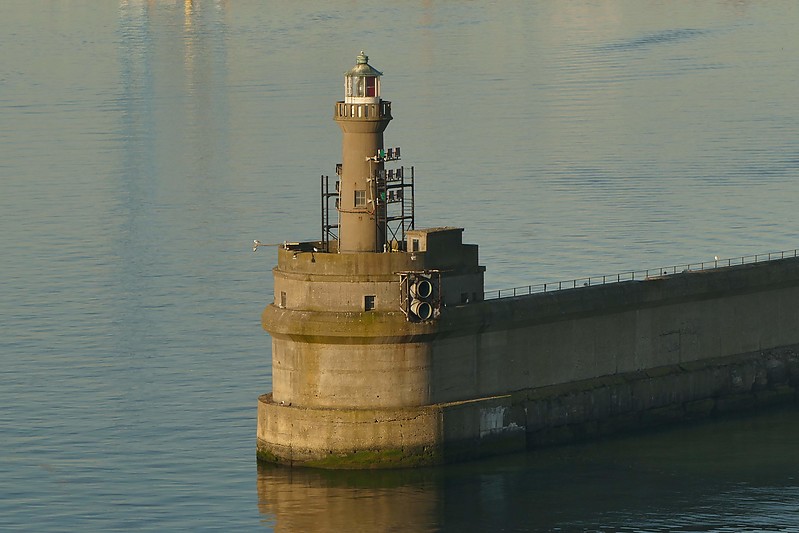 Zeebrugge / Leopold II dam lighthouse
Keywords: Zeebrugge;Belgium;North Sea