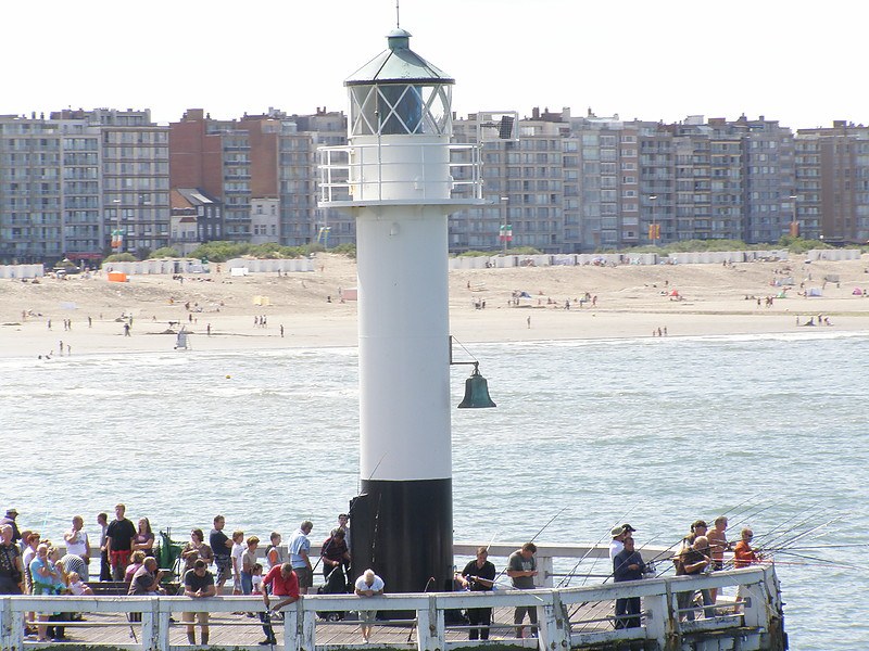 Nieuwpoort / west pier lighthouse
Keywords: Nieuwpoort;Belgium;North Sea