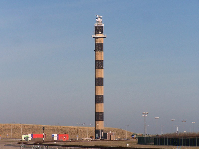 Europort / Maasvlakte Ra 2 light
Lighthouse Maasmond/Europort.
Out of service since?
Keywords: Europort;Rotterdam;North sea;Netherlands