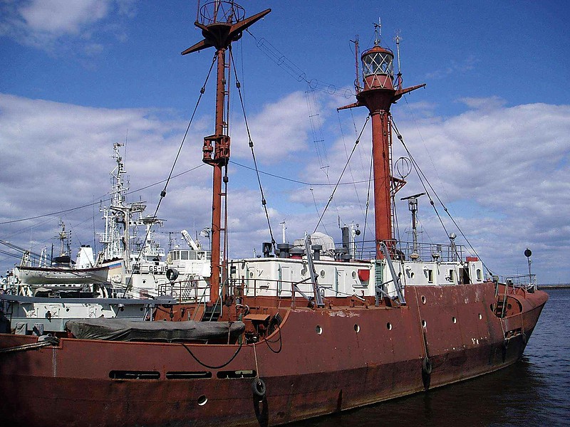 Irbenskij lightship
Lightship "Irbenskij" in the port of Lomonosov
Now in Kaliningrad Maritime Museum
Keywords: Lightship;Gulf of Finland;Russia