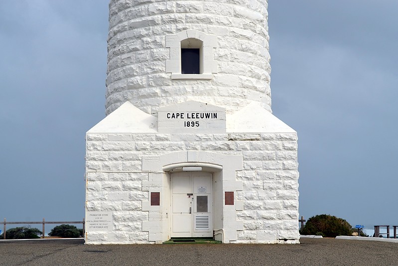 Cape Leeuwin lighthouse base
Junction of Indian and Southern Oceans
Keywords: Cape Leeuwin;Australia;Western Australia;Southern ocean;Indian ocean