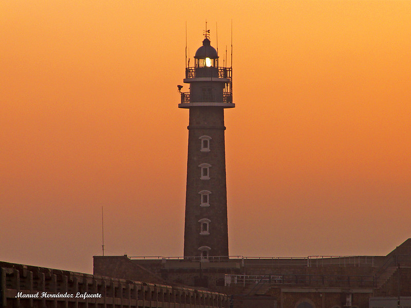 Valencia Lighthouse (Old)
Valencia on 15/01/2011.
Keywords: Mediterranean Sea;Spain;Comunidad Valenciana;Valencia