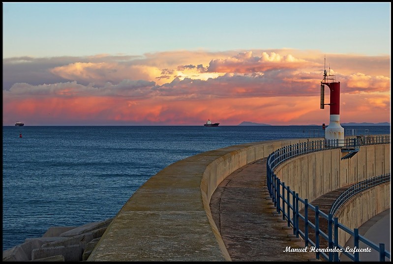 Valencia Port Outer Breakwater East Corner light 
Keywords: Mediterranean Sea;Spain;Comunidad Valenciana;Valencia;Sunset