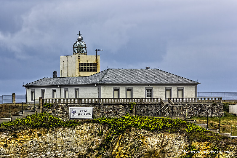 Isla Tapia Lighthouse
Keywords: Bay of Biscay;Spain;Asturias;Tapia de Casariego