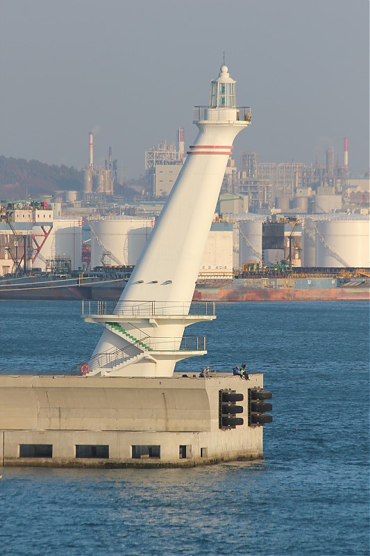 Onsan / Sin Hang South Breakwater East End lighthouse
Keywords: South Korea;Ulsan;Sea of Japan