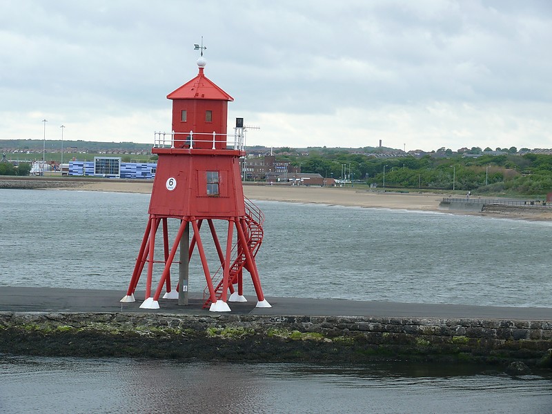 South Shields, Tyne & Wear / Herd Groyne Lighthouse
Keywords: England;Tyne;North sea