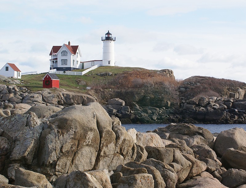 Maine / Cape Neddick lighthouse
AKA Nubble Light          
Keywords: Maine;United States;Atlantic ocean