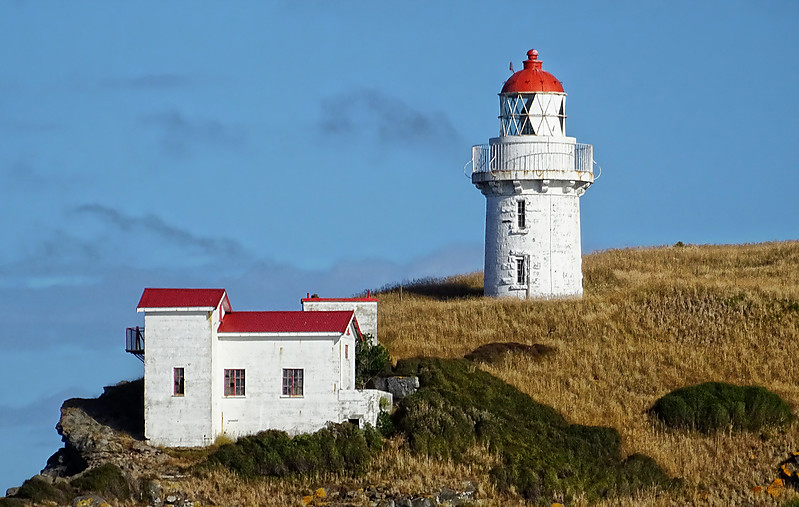 Taiaroa Head Lighthouse
Taiaroa Head Lighthouse is the second oldest active lighthouse in New Zealand.
Keywords: New Zealand;South Island;Pacific Ocean