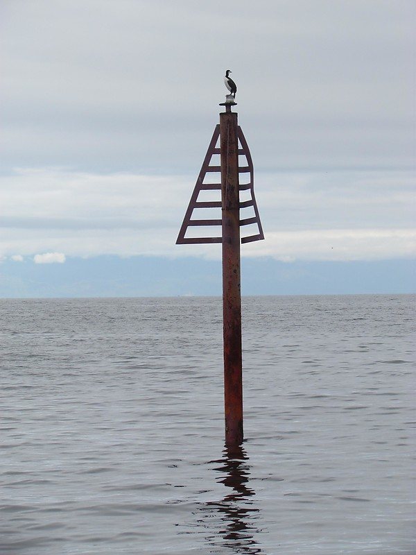 Punta Codina Light
Keywords: Chile;Puerto Montt;Offshore