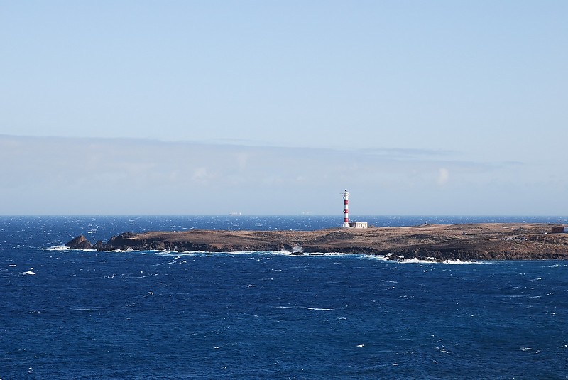 Canary Islands / Tenerife / Faro de Punta Abona
Square building nearby - old lighthouse (1902. Inactive since 1976. height 6 m)
Keywords: Canary Islands;Tenerife;Atlantic ocean;Spain