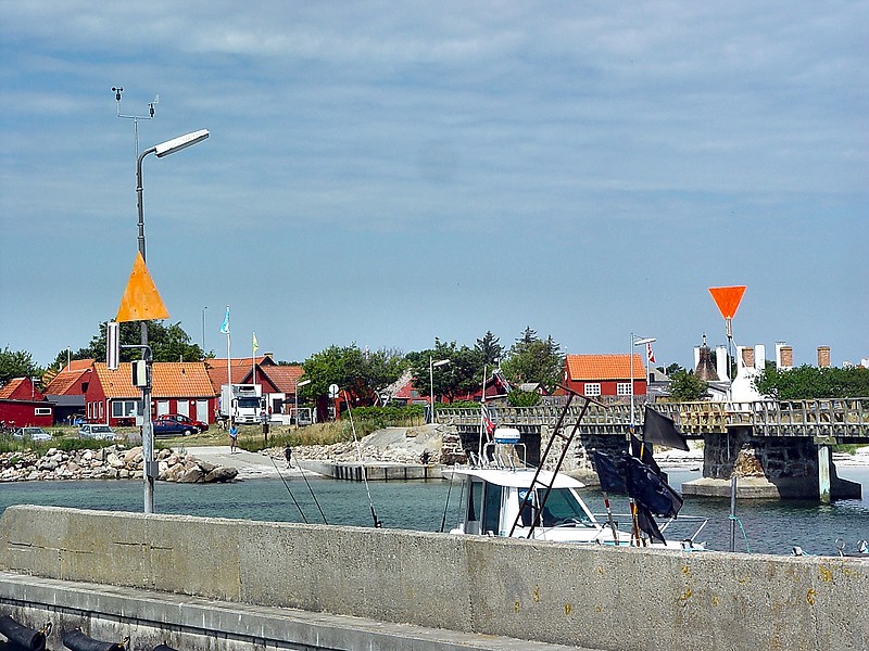 Bornholm / Snogebaek Havn Range lights
Keywords: Bornholm;Denmark;Baltic sea