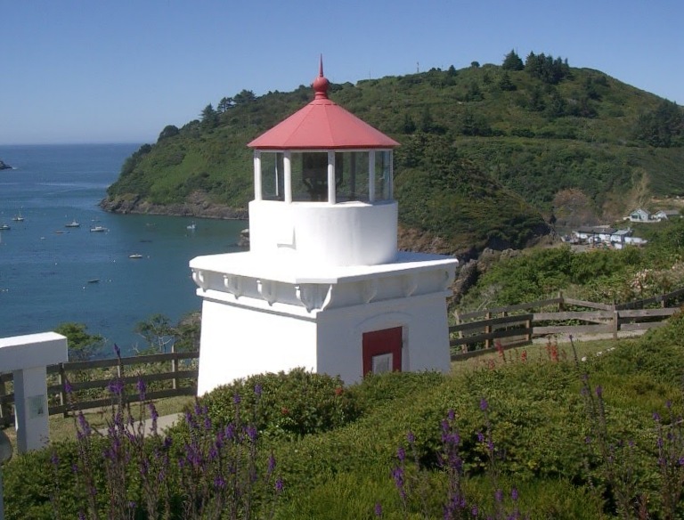 California / Trinidad Memorial lighthouse
Replica of Trinidad Head Light. The lighthouse was built as a memorial to sailors lost at sea.
Keywords: United States;California;Pacific ocean