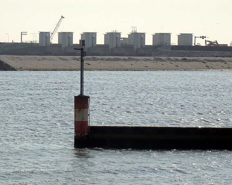 Den Oever / Noordehaven / S Mole Head light
Keywords: Netherlands;Wadden sea;Den Oever