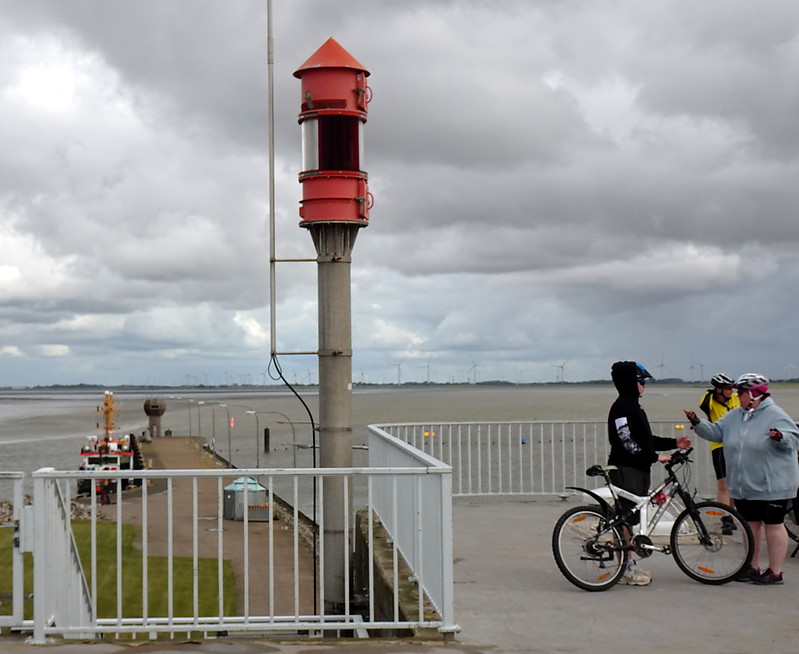 Eiderdamm / Barrier wall light
Keywords: Germany;Schleswig-Holstein;North Sea