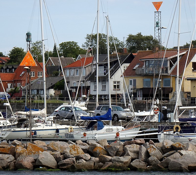 Bornholm /Tejn Havn / Ldg Lts Front + Rear
Keywords: Denmark;Bornholm;Baltic Sea