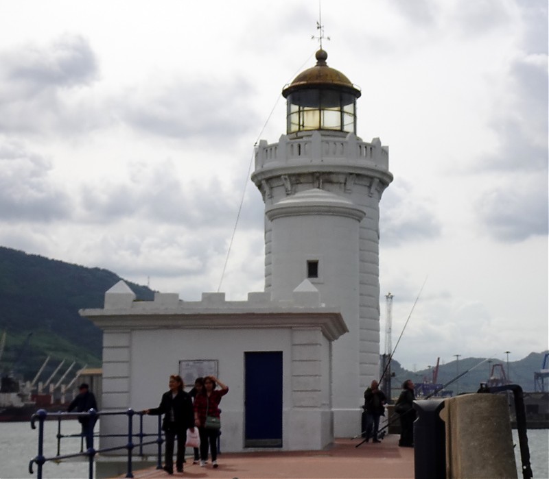 Bilbao / Contradique de Algorta Head lighthouse
Keywords: Spain;Bilbao;Bay of Biscay;Basque Country;Portugalete