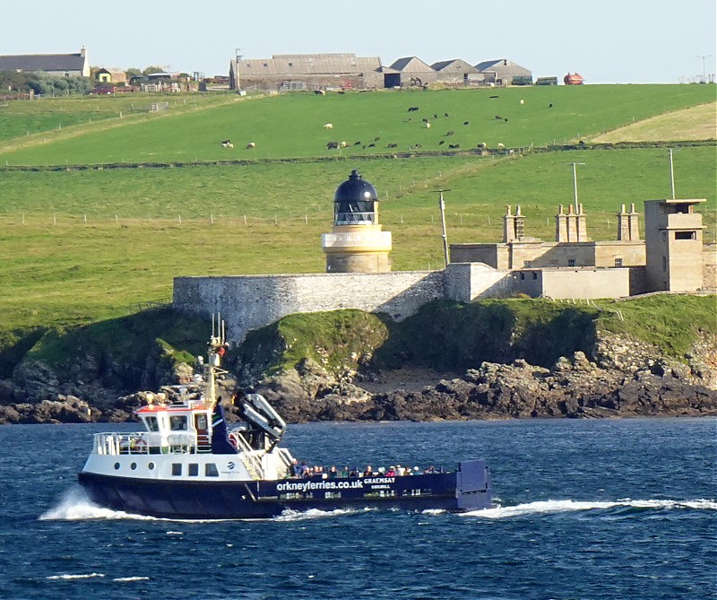 Hoy Mouth / Ldg Lts Front
AKA Hoy Sound Low lighthouse
Keywords: Orkney islands;Scotland;United Kingdom;Stromness;Graemsay;Scapa Flow