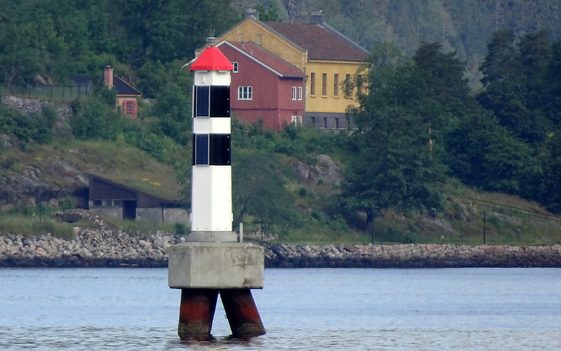 Drøbakgrunnen lighthouse
Keywords: Oslofjord;Norway;Drobak;Offshore