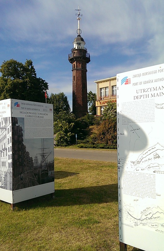 Gdansk / Nowy Port lighthouse
AKA Danzig Neufahrwasser
Keywords: Poland;Gdansk;Baltic sea;Gulf of Gdansk