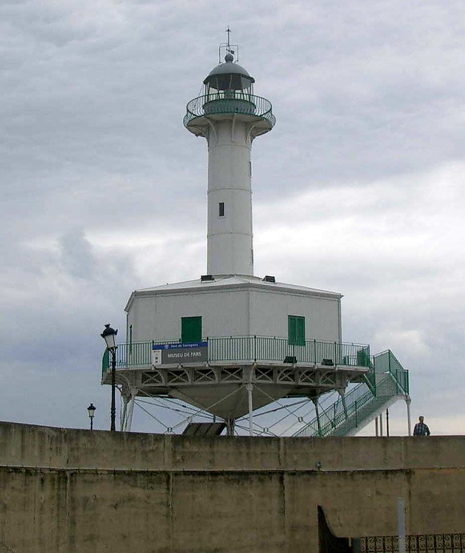 Tarragona / Dique de levante lighthouse
AKA Faro de la Banya
Keywords: Tarragona;Catalonia;Spain;Mediterranean sea
