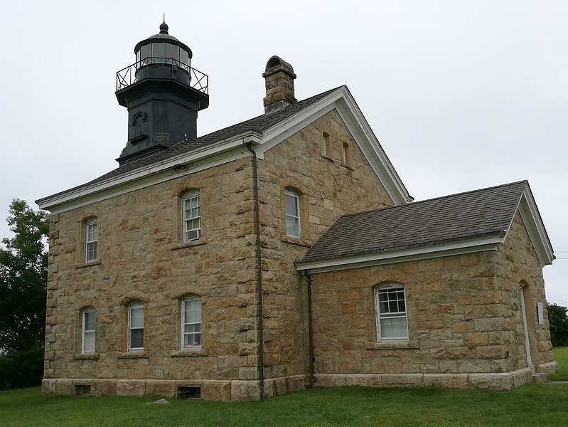 New York / Old Field Point lighthouse
Keywords: New York;Long Island Sound;United States