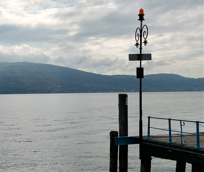 Bogliaco / Imbarco Traghetti light
Keywords: Italy;Lake Garda;Lombardy