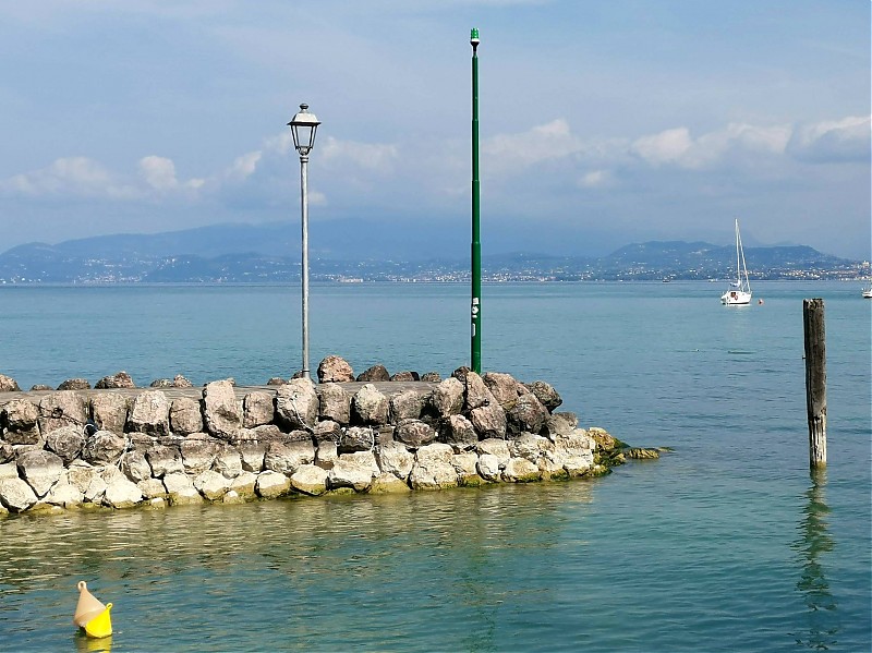 Lake Garda / Porto Fornaci Breakwater light
Keywords: Italy;Lake Garda;Veneto