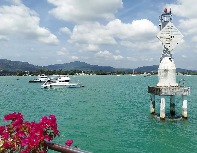 Southern THailand / Phuket / Chalong Pier / Range Front light
Keywords: Thailand;Andaman Islands;Andaman sea;Phuket;Offshore