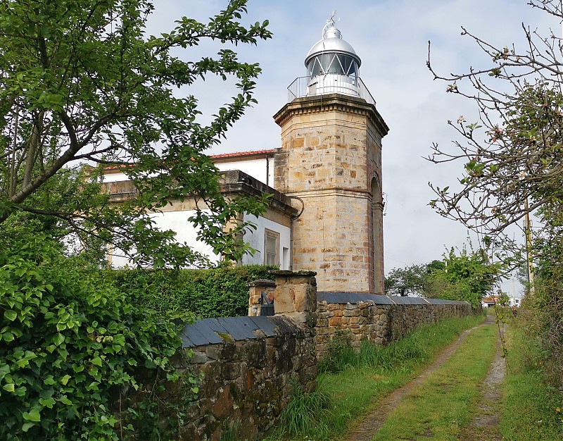 Tazones lighthouse
Keywords: Spain;Bay of Biscay;Asturias