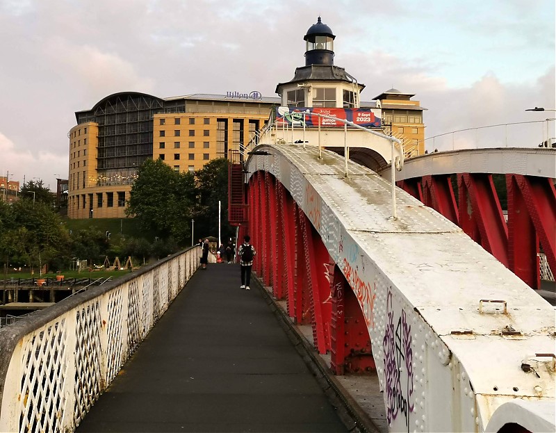 Newcastle / Tyne Swing Bridge light
Keywords: North Sea;England;United Kingdom;Tyne;Newcastle
