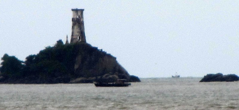 Savage Island lighthouse
AKA Laychindaung, Great Savage Island, Fakir Point, Aracan
Keywords: Myanmar;Sittwe;Bay of Bengal