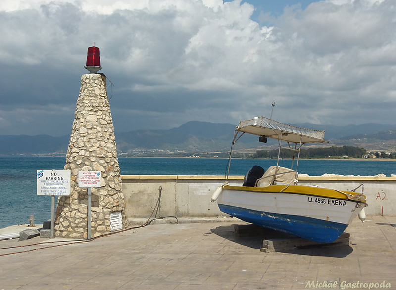 Latsi Fisher Harbour Entrance Light South
May 2014
Keywords: Cyprus;Mediterranean sea