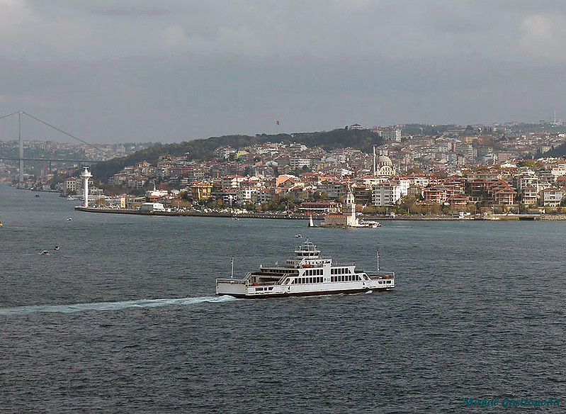 Kiz Old Lighthouse and New Light in Istanbul
Picture from November 2011
Keywords: Istanbul;Bosphorus;Turkey