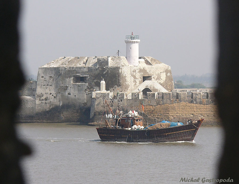 Forte do Mar Lighthouse in Diu
April 2007
Keywords: India;Gujarat;Diu;Arabian sea