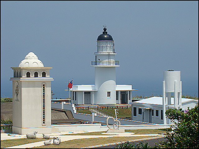 Santiago cape lighthouse
Santiago cape lighthouse also know as Sandiaojiao, first illuminated in 1935,
can be reach by bicycle,
lighthouse is on a hill, so rent a car have advantage, no necessary push you bicycle,
Keywords: Philippine sea;Taiwan