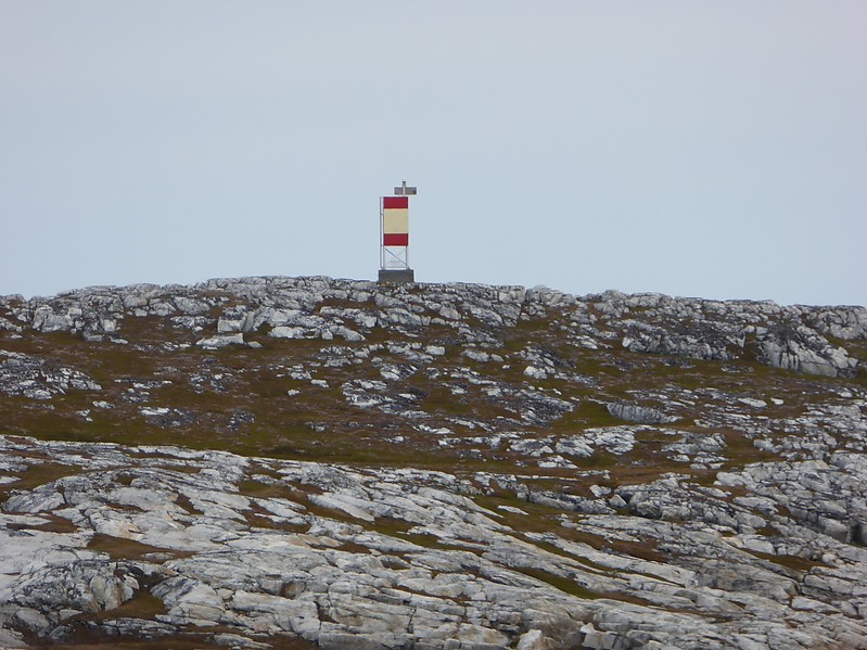 Labrador / Annaltalik Island light
near Hopedale, Labrador
Keywords: Atlantic ocean;Labrador Sea;Labrador;Hopedale;Canada